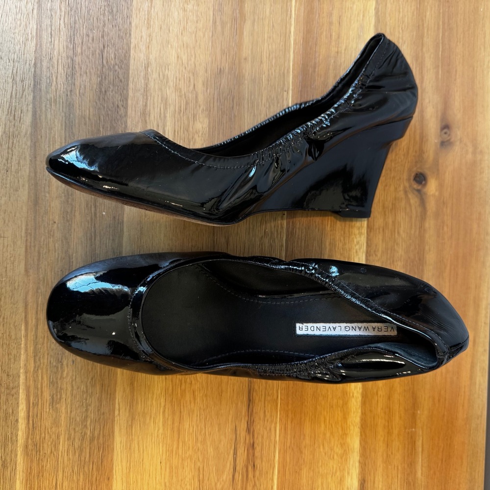 Vera Wang Lavender Women 9.5 M Black Patent Leather Wedge Heel Pumps Round Toe